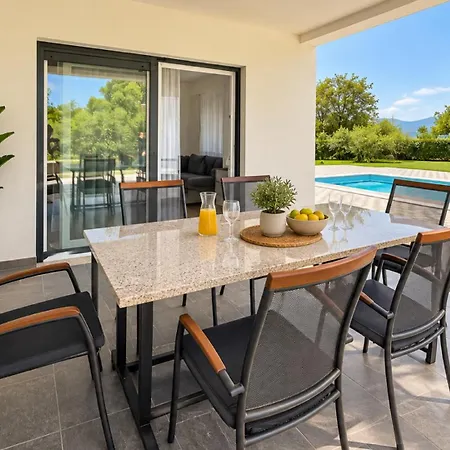 Villa Mirela By Guide
